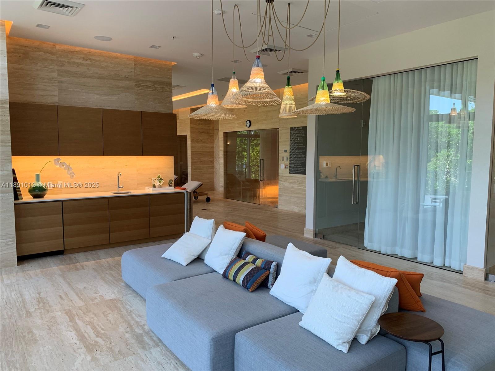 THE HARBOUR SOUTH CONDO - Residential Lease