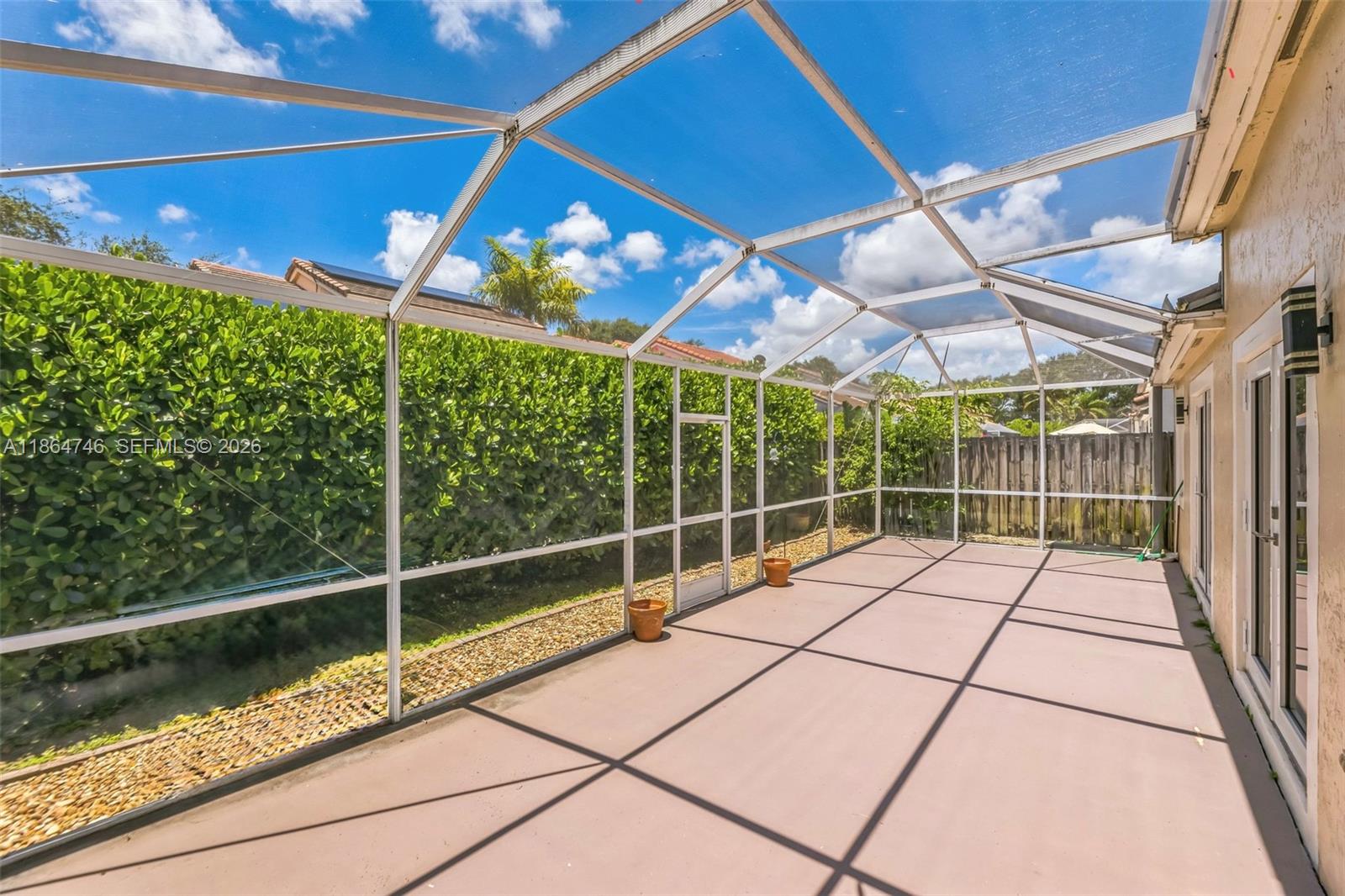 EMBASSY LAKES - Residential