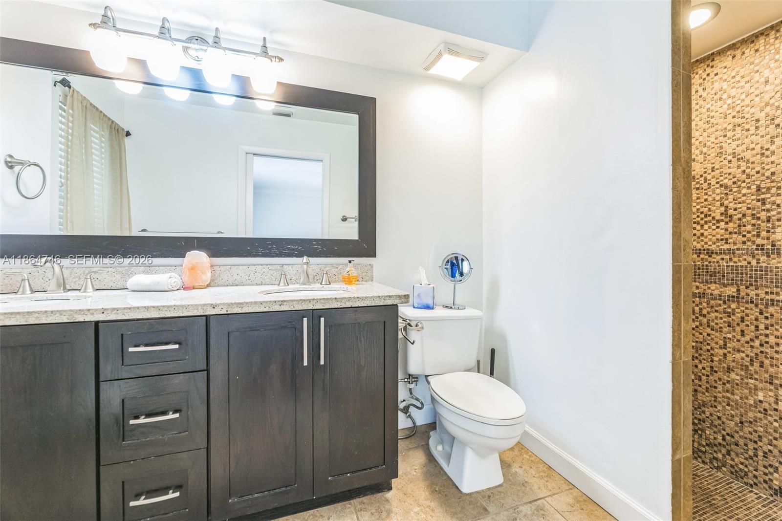 EMBASSY LAKES - Residential