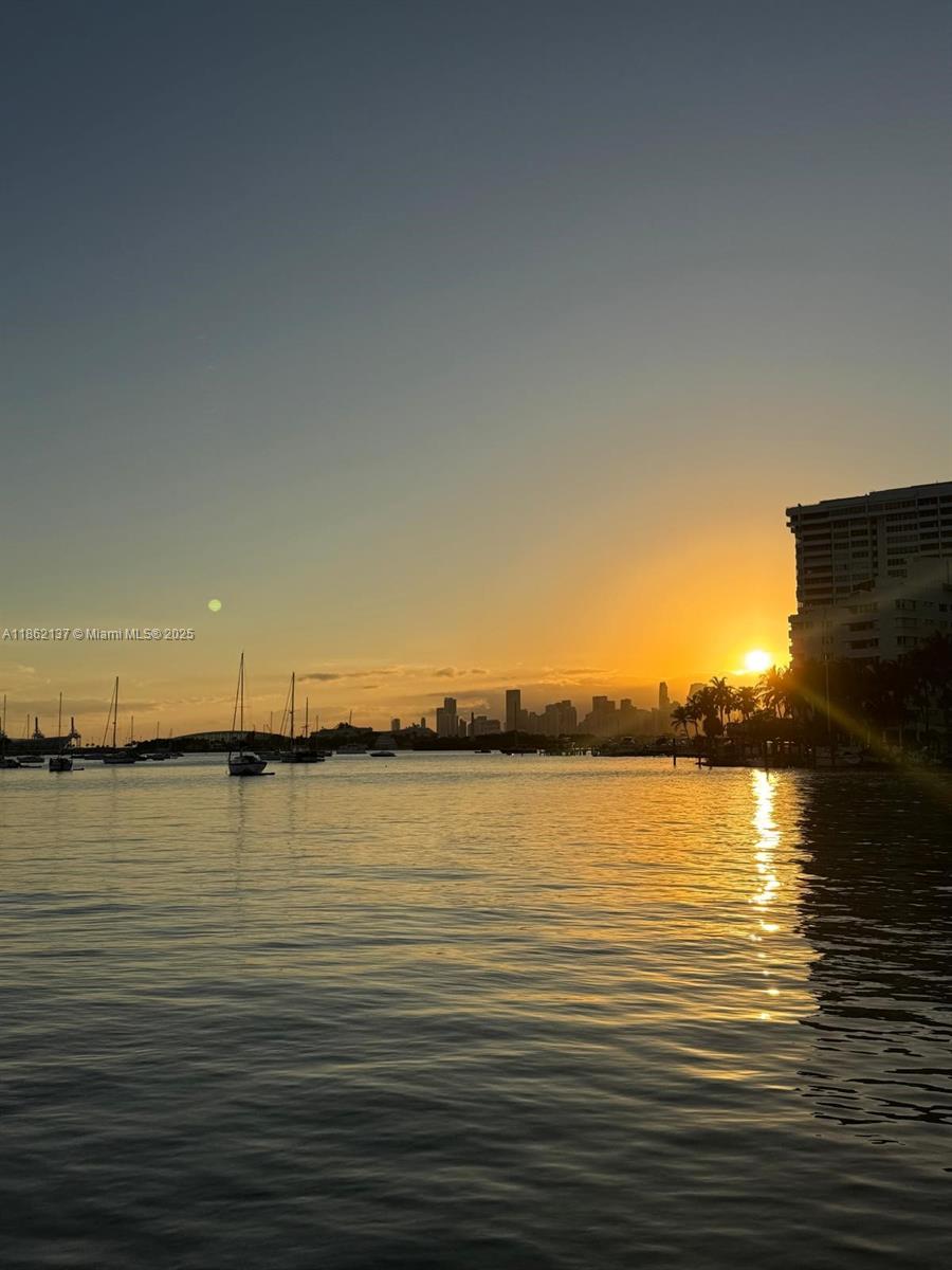 GOLDEN HOUSE CONDO - Residential