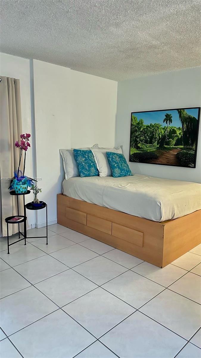 GOLDEN HOUSE CONDO - Residential