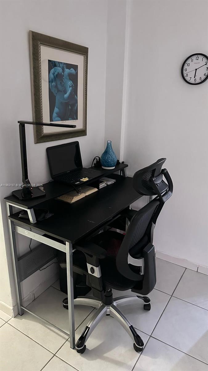 GOLDEN HOUSE CONDO - Residential