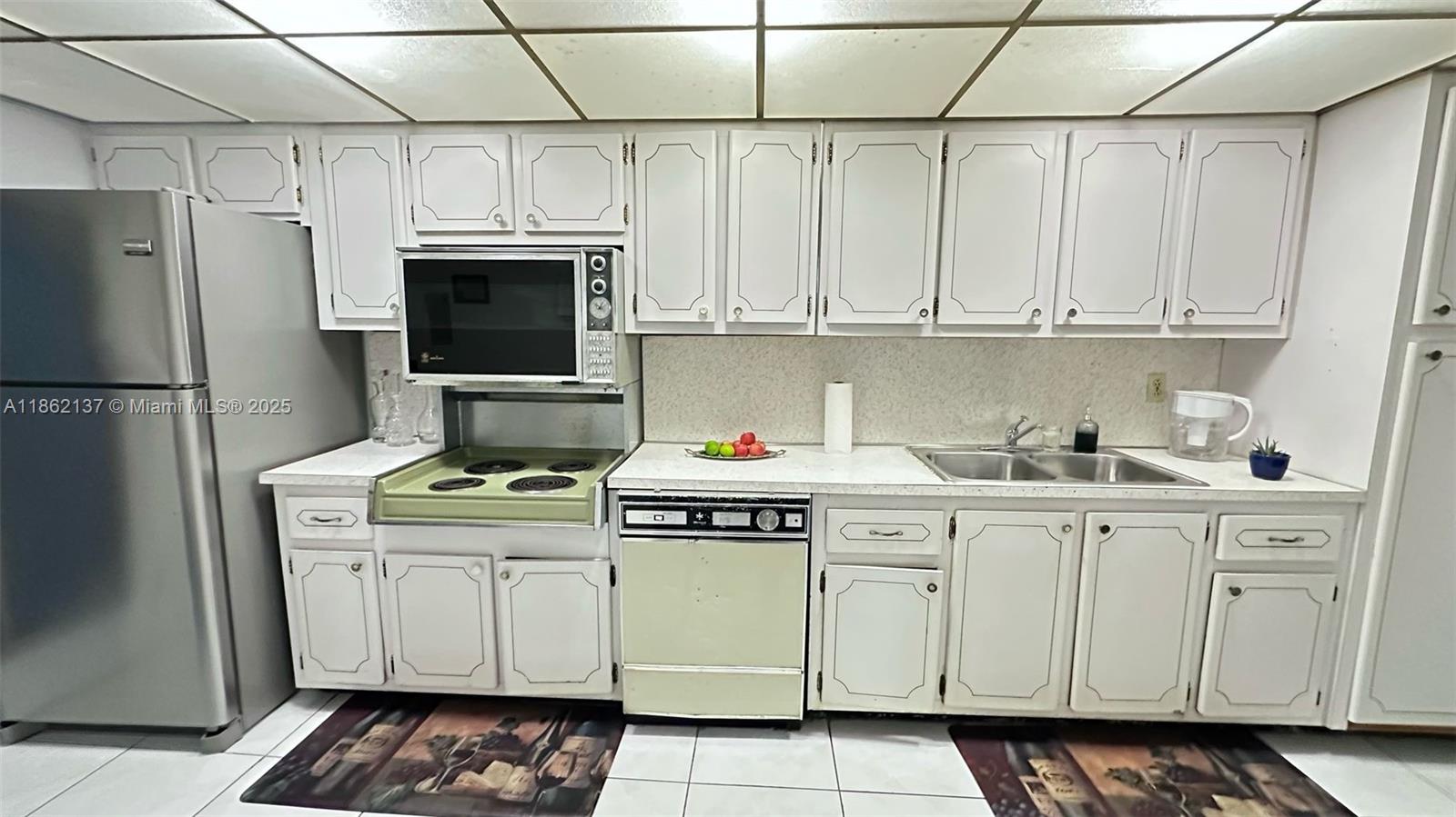 GOLDEN HOUSE CONDO - Residential