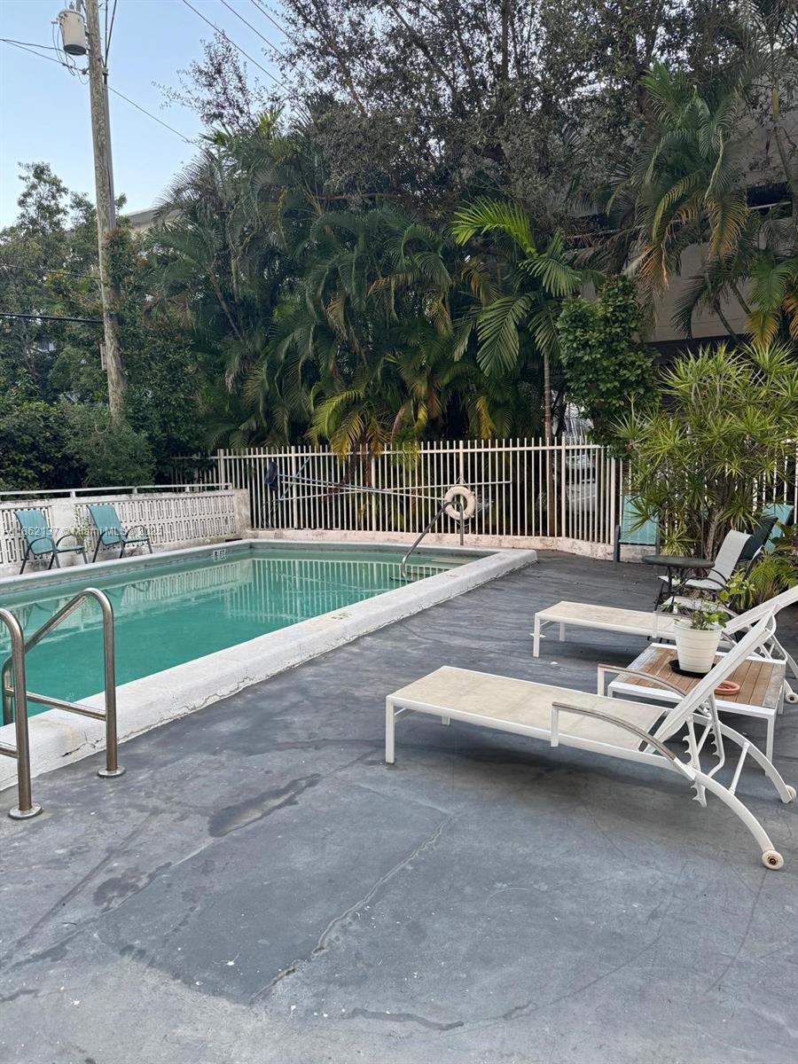 GOLDEN HOUSE CONDO - Residential