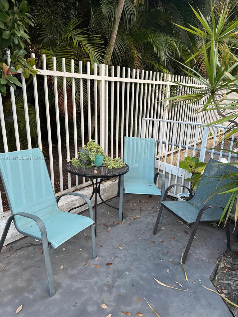 GOLDEN HOUSE CONDO - Residential