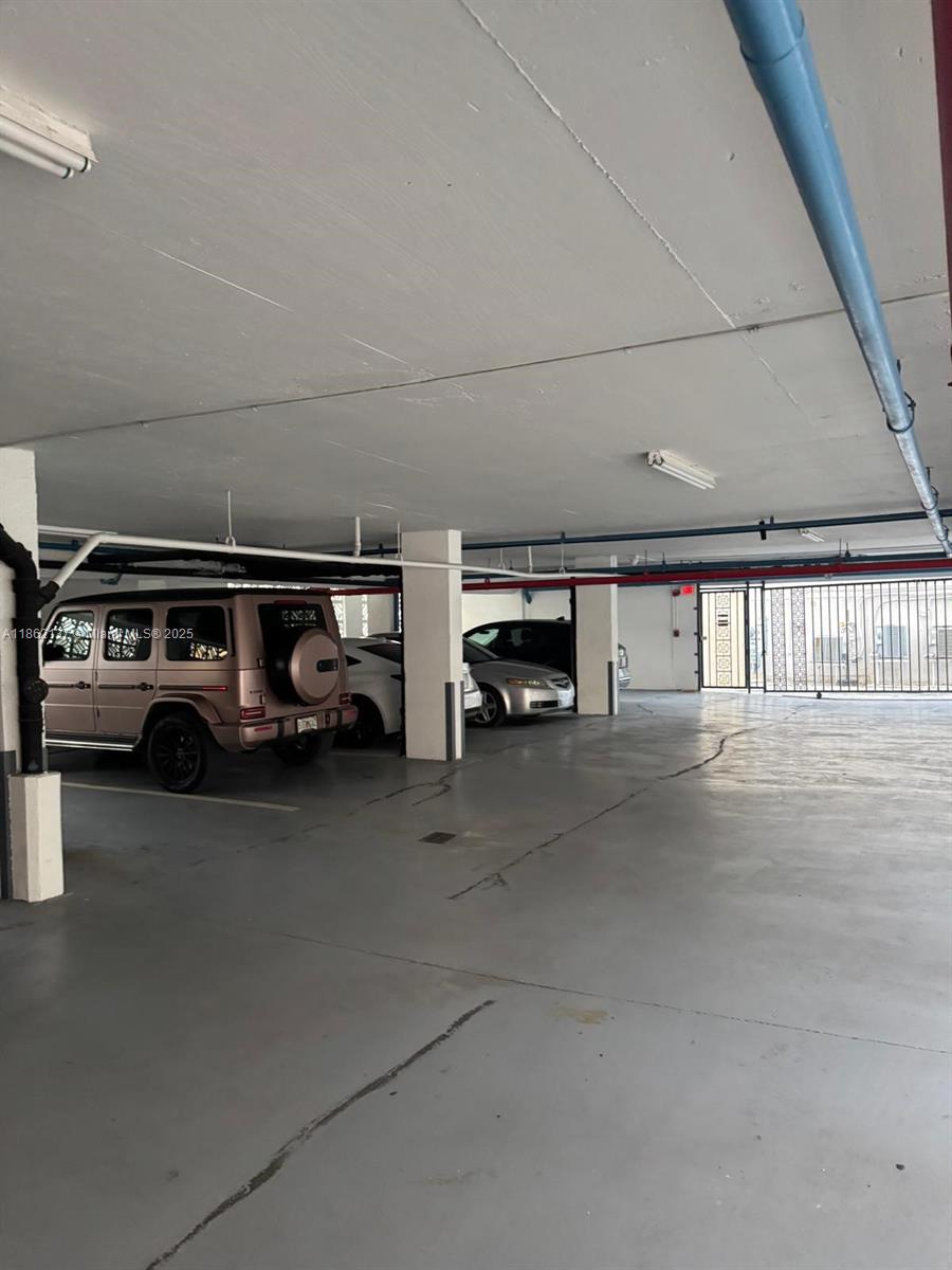 GOLDEN HOUSE CONDO - Residential