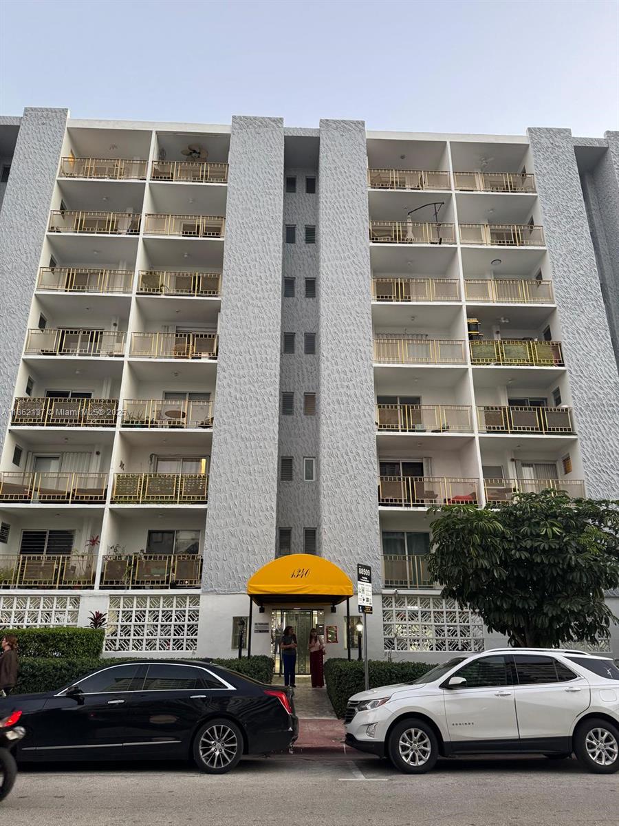 GOLDEN HOUSE CONDO - Residential