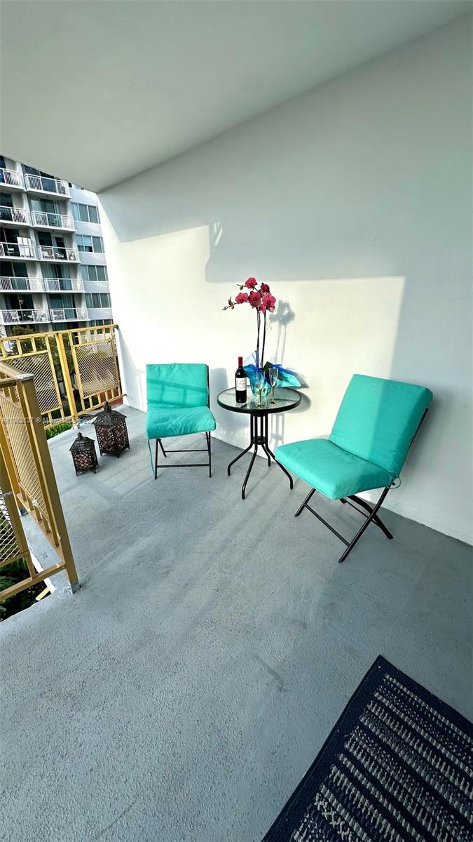 GOLDEN HOUSE CONDO - Residential