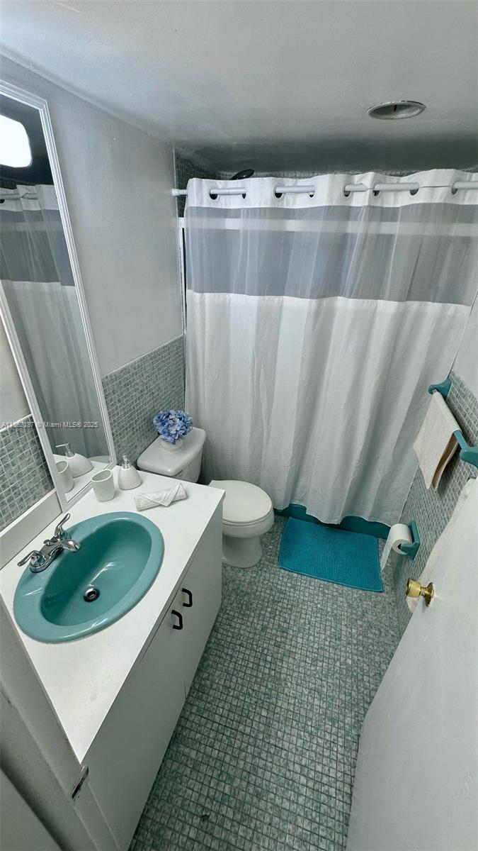 GOLDEN HOUSE CONDO - Residential