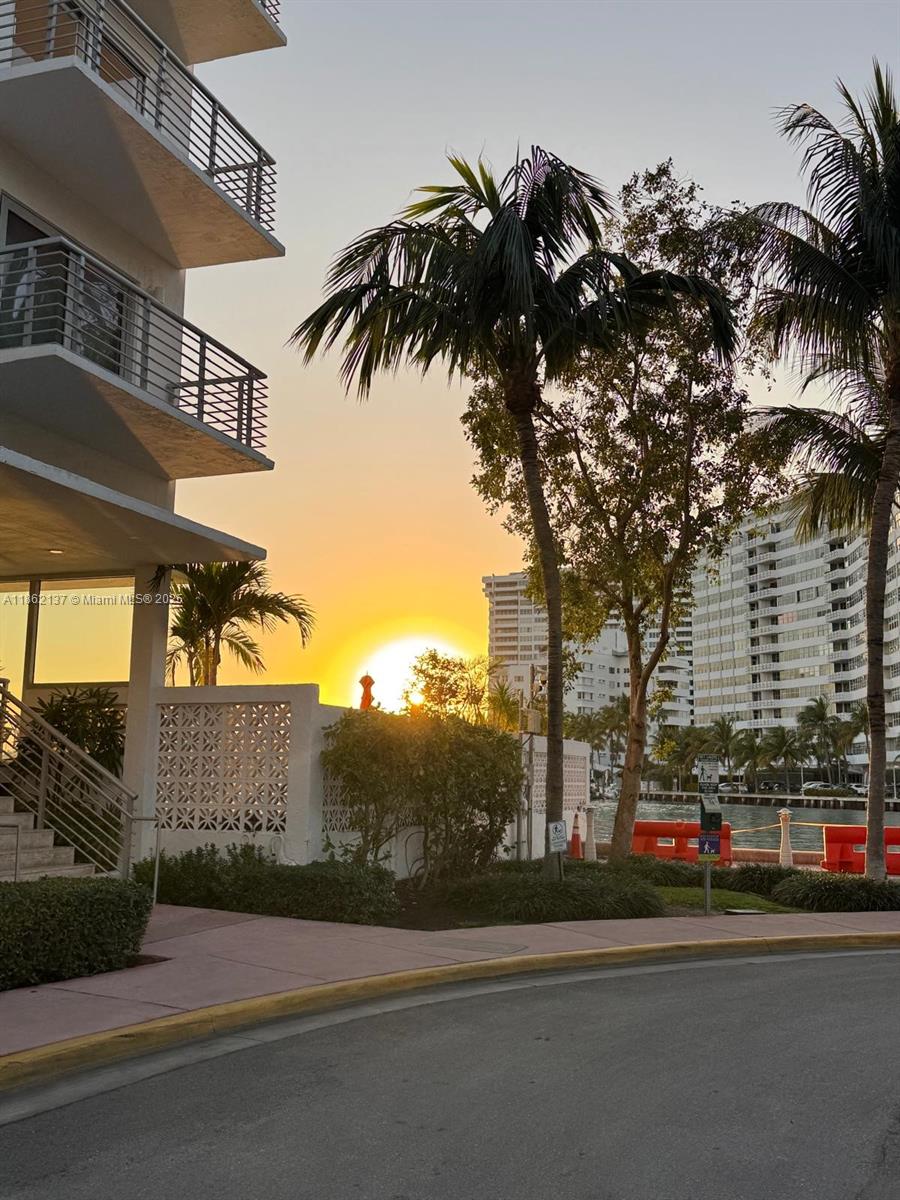 GOLDEN HOUSE CONDO - Residential