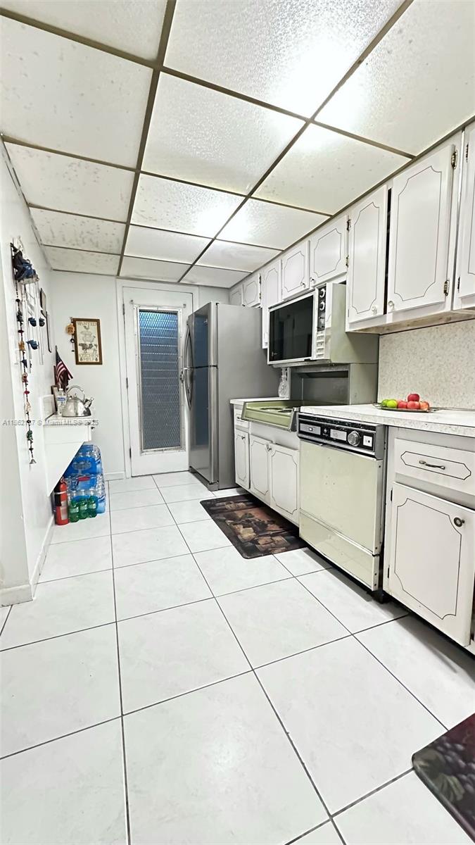 GOLDEN HOUSE CONDO - Residential