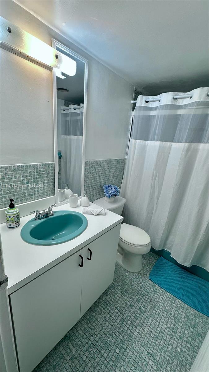 GOLDEN HOUSE CONDO - Residential