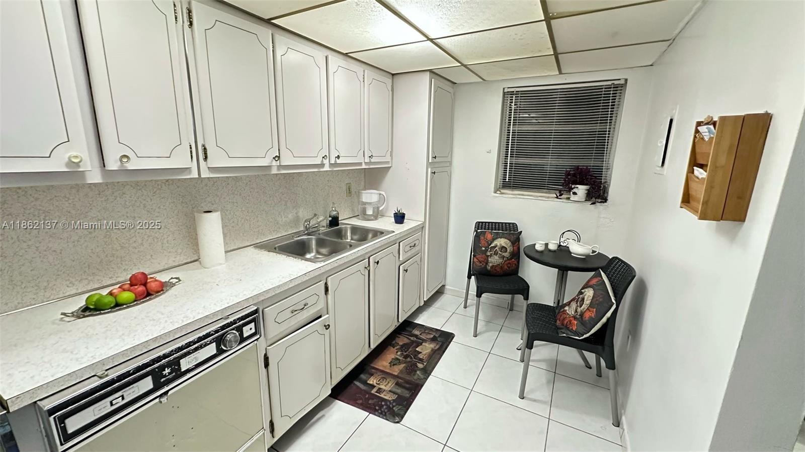 GOLDEN HOUSE CONDO - Residential