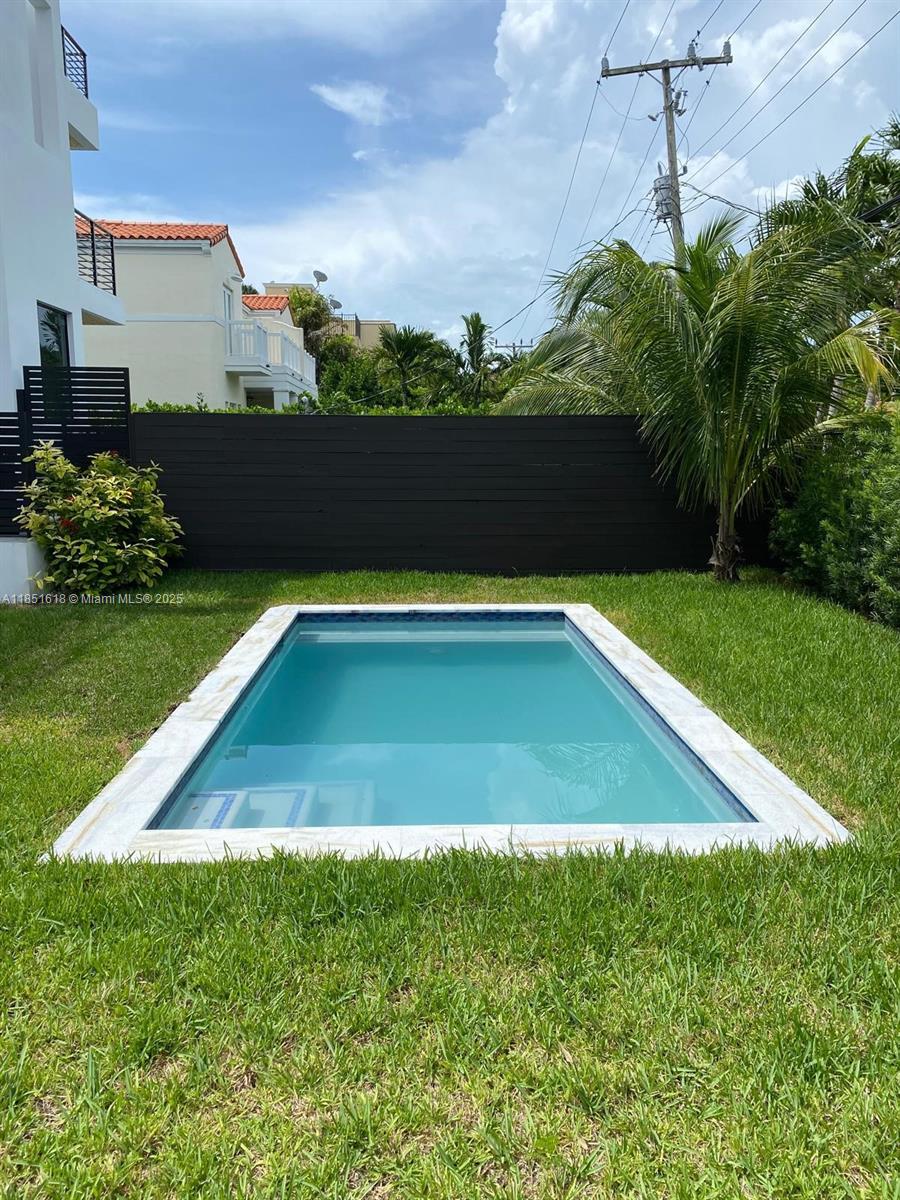 TROPICAL ISLE HOMES SUB - Residential Lease