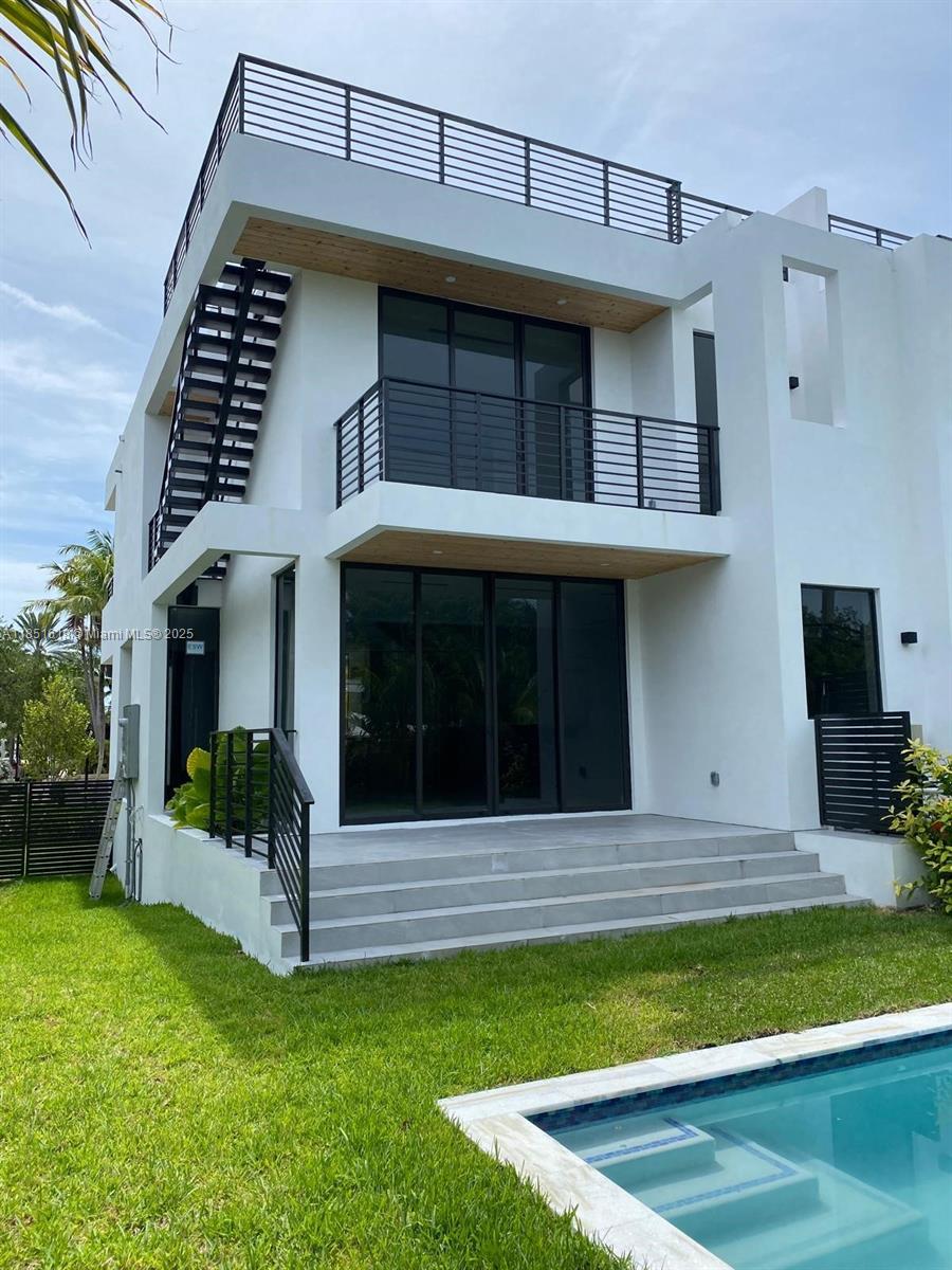TROPICAL ISLE HOMES SUB - Residential Lease