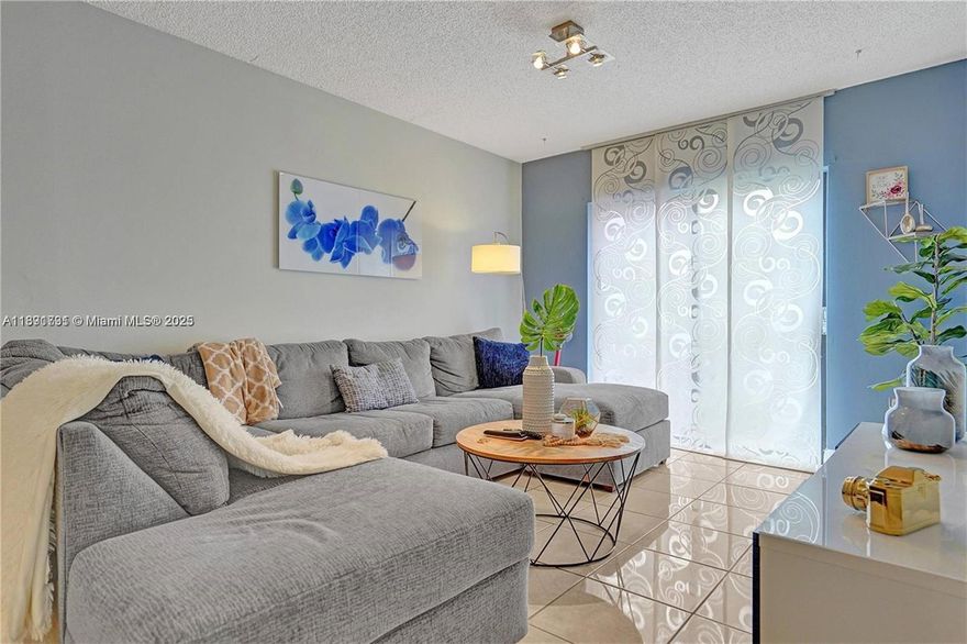 Beautiful 2/2 in Prime Hialeah Location!
Bright and spacious apartment located near Westland Mall with easy access to the Palmetto Expressway, features an open concept layout with a large kitchen, dining, and living room area, plus a walk-closet.  The unit is on the third floor with elevator access and laundry facilities on the premises.  Immediately available!