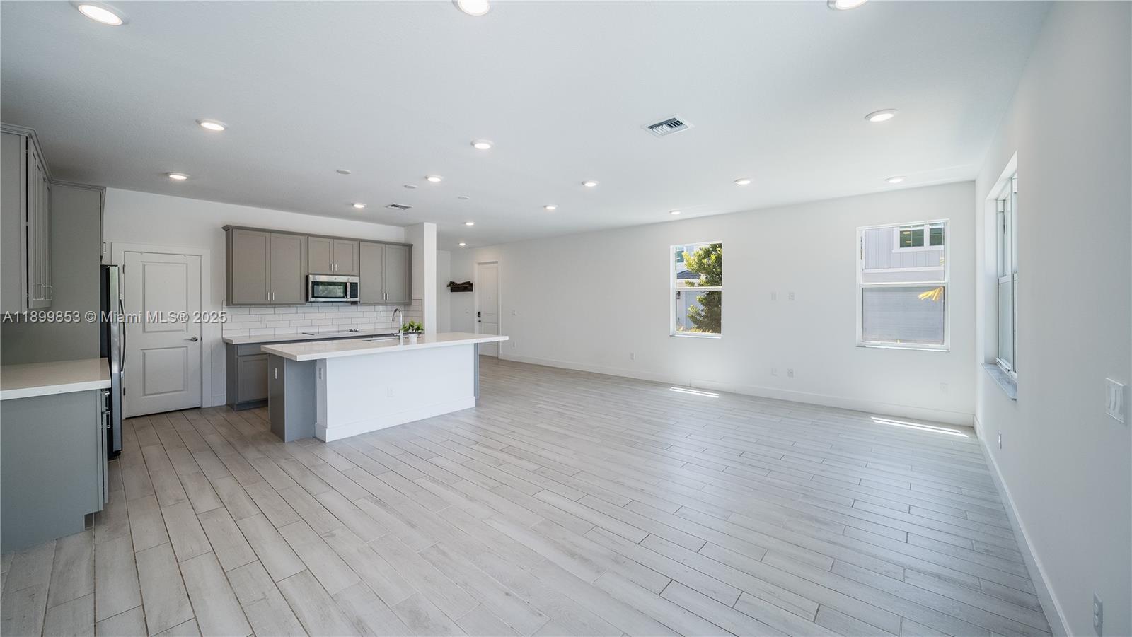 NEW AVONLEA 1ST - Residential Lease