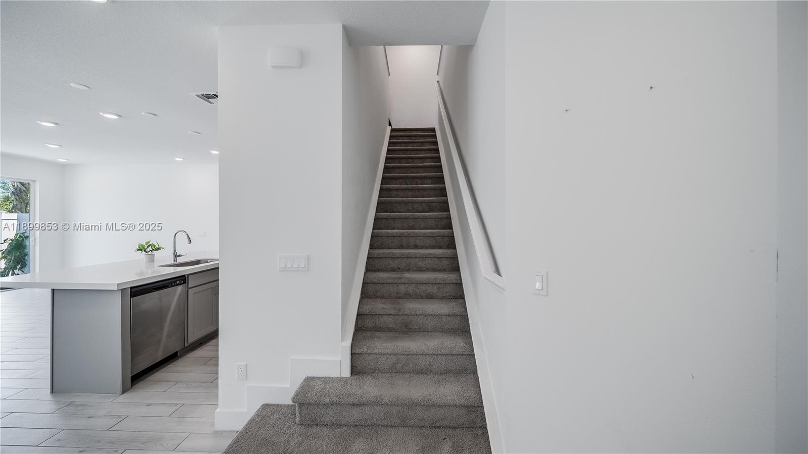 NEW AVONLEA 1ST - Residential Lease