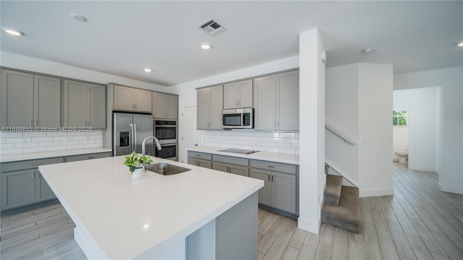 NEW AVONLEA 1ST - Residential Lease