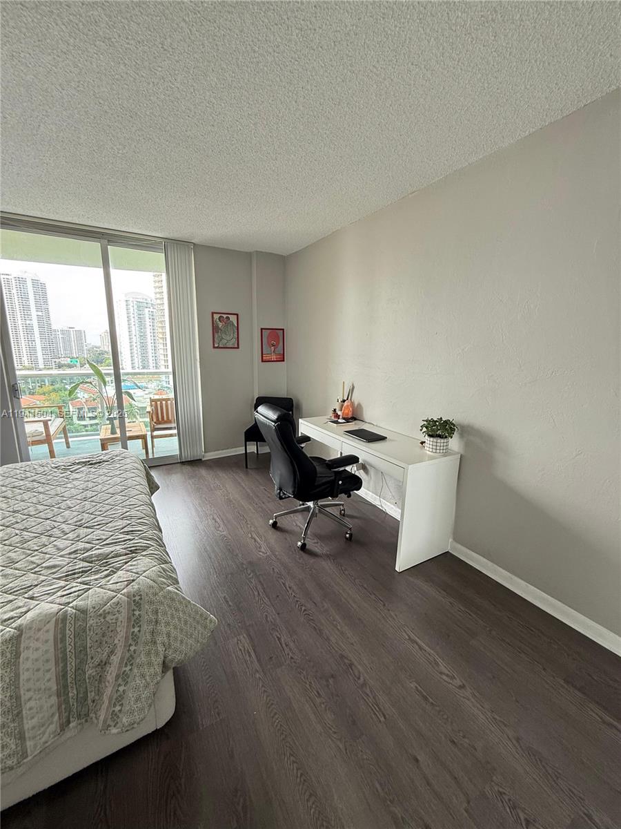 19390 Collins Ave 1217