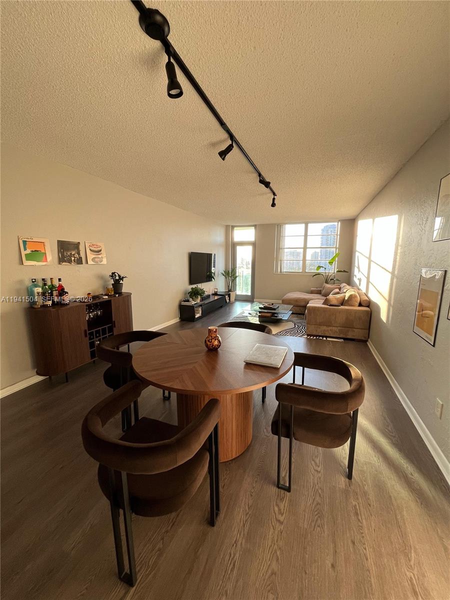 19390 Collins Ave 1217