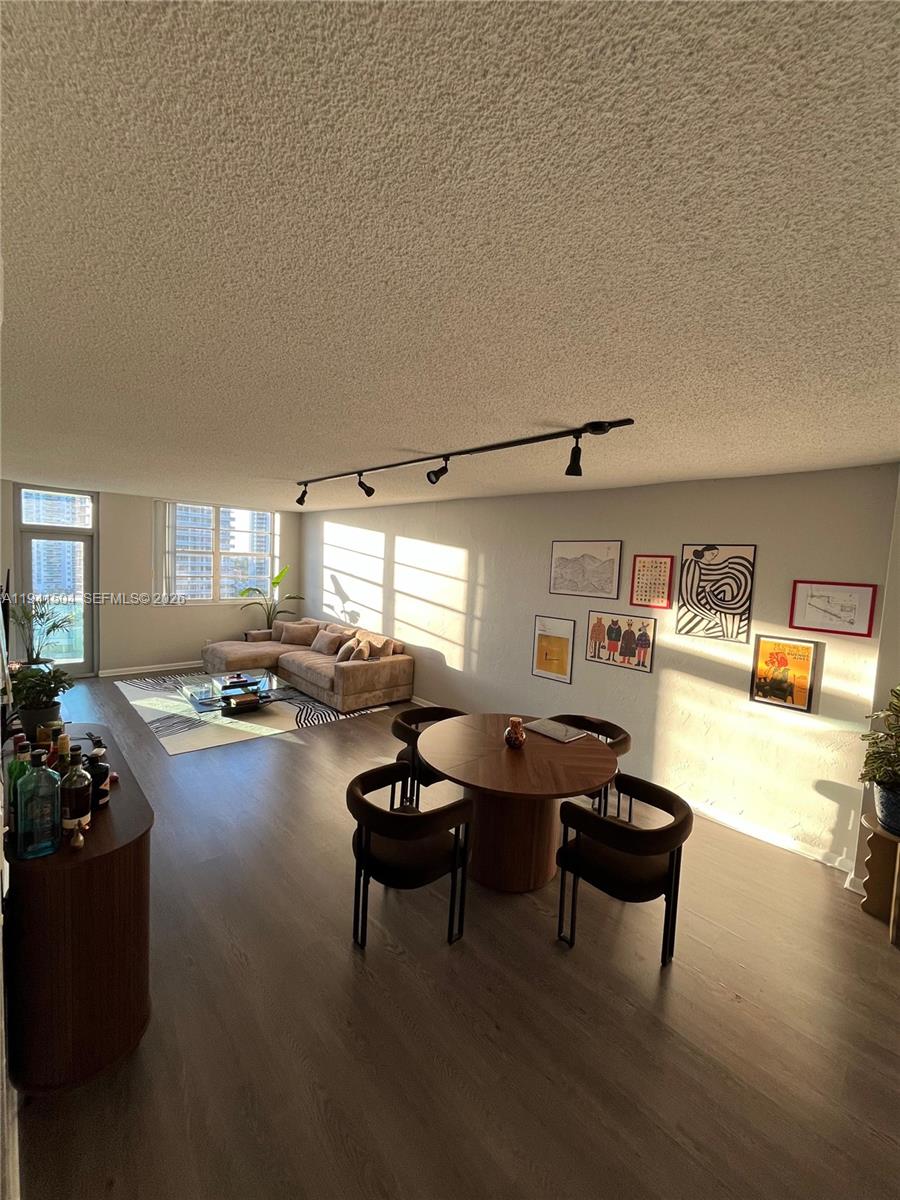 19390 Collins Ave 1217