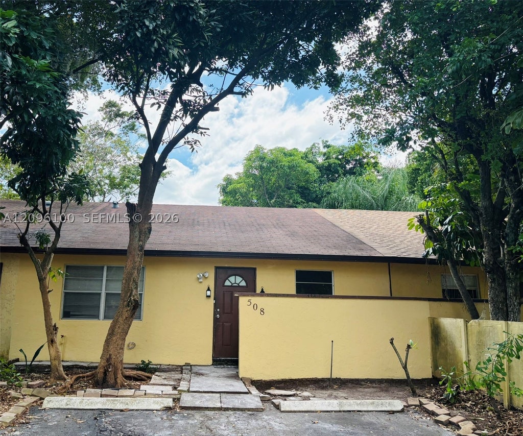 Photo of 508 NW 43rd Pl, Deerfield Beach, FL 33064 (MLS # A12096100)