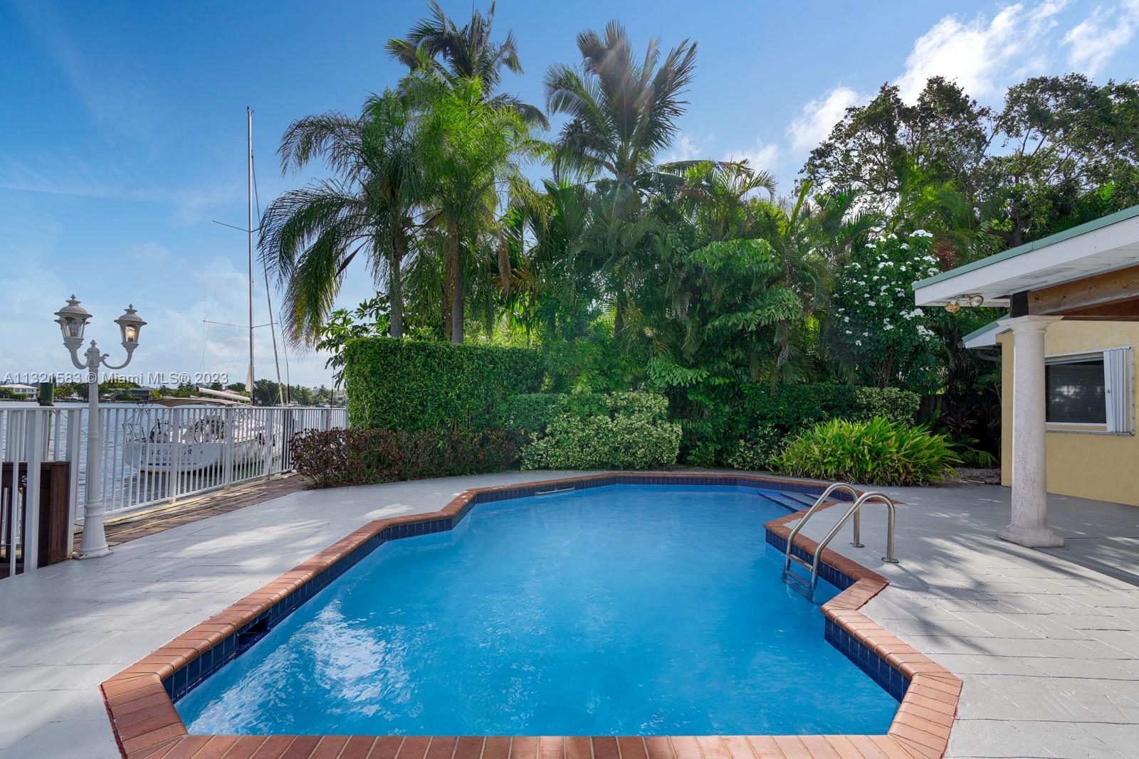 BISCAYNE POINT - Residential