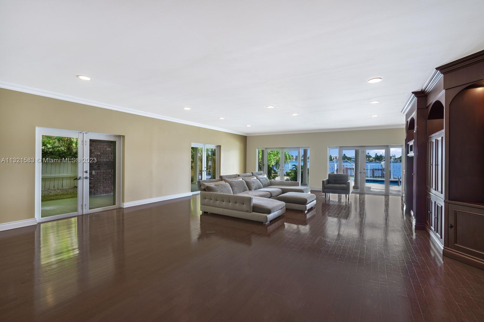 BISCAYNE POINT - Residential