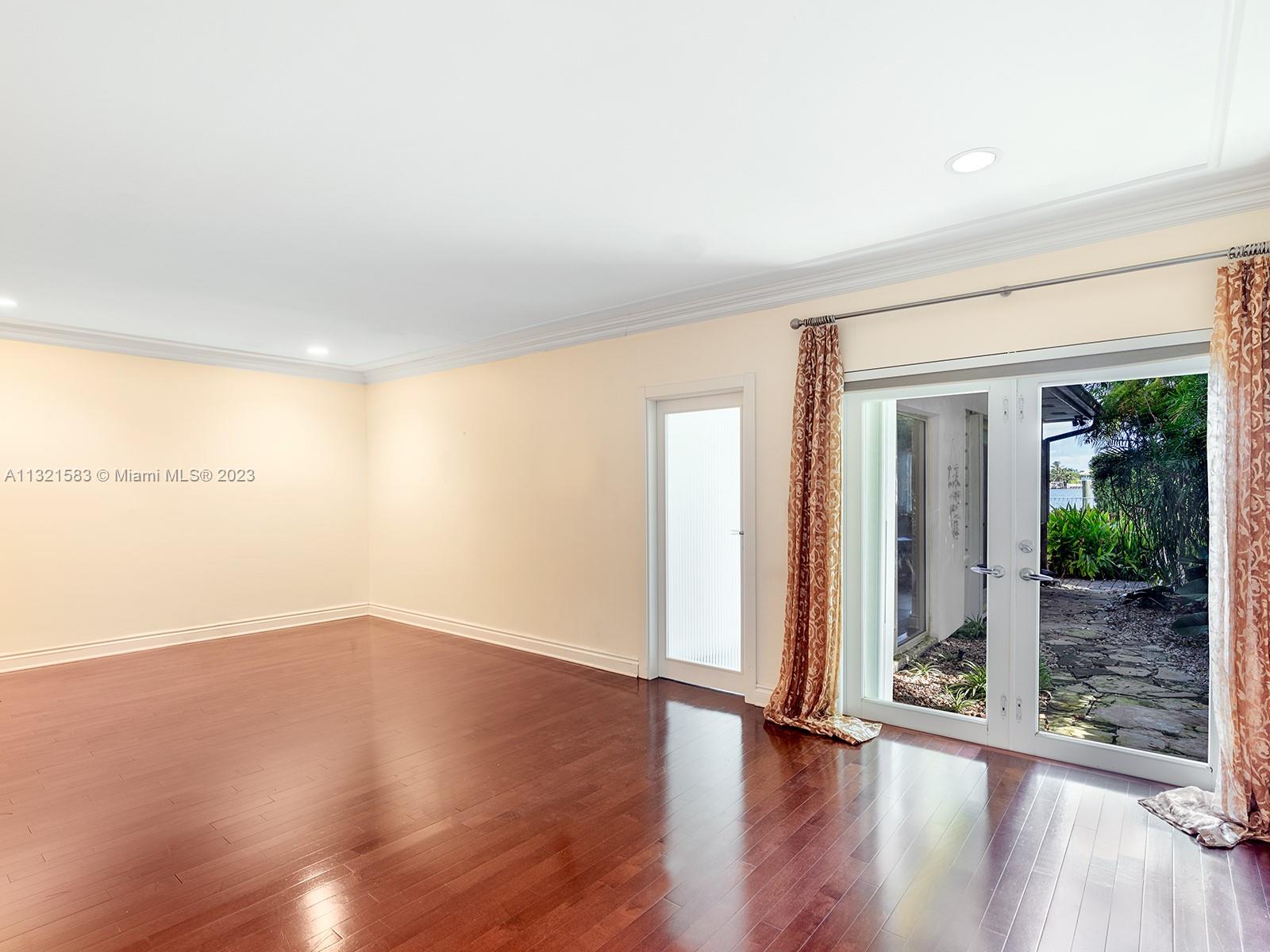 BISCAYNE POINT - Residential