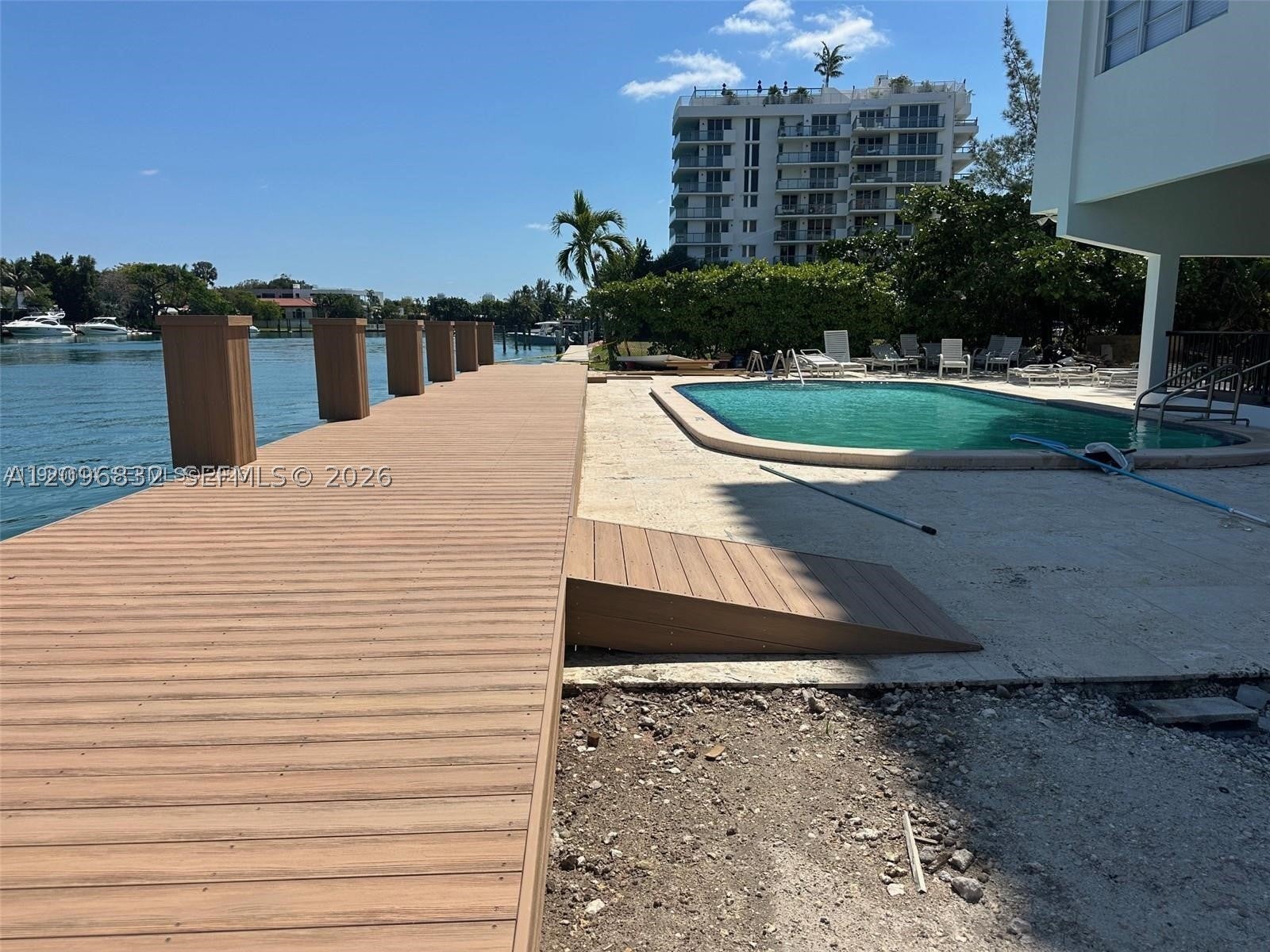 9341 E Bay Harbor Dr 6C