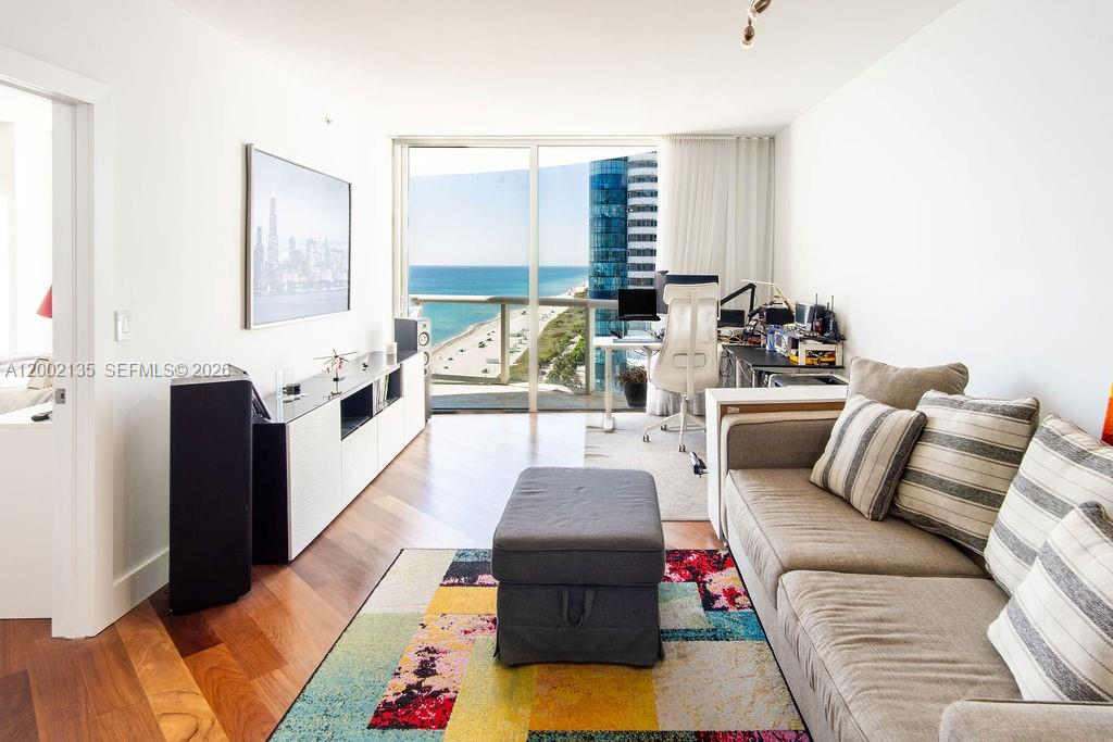 AKOYA CONDO - Residential