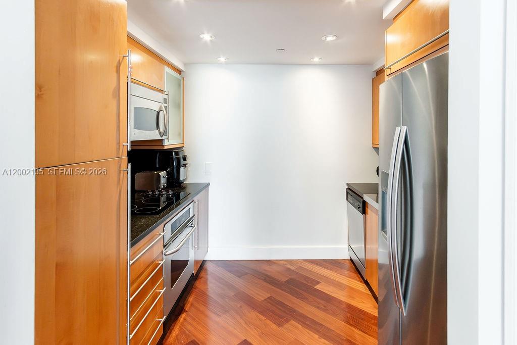 AKOYA CONDO - Residential