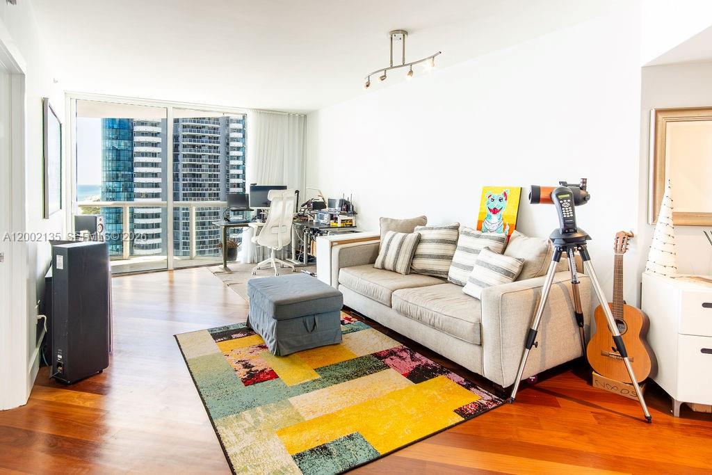 AKOYA CONDO - Residential