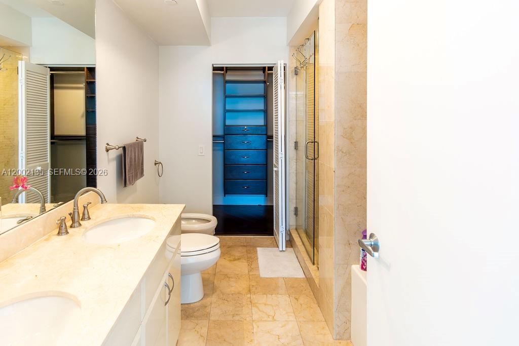 AKOYA CONDO - Residential