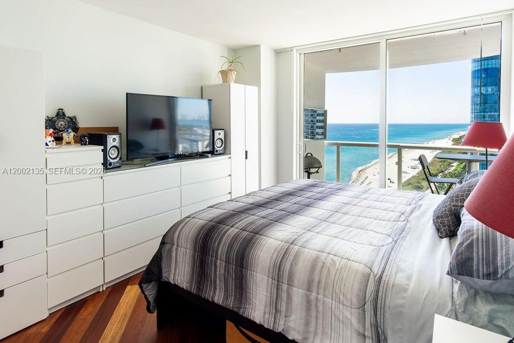 AKOYA CONDO - Residential