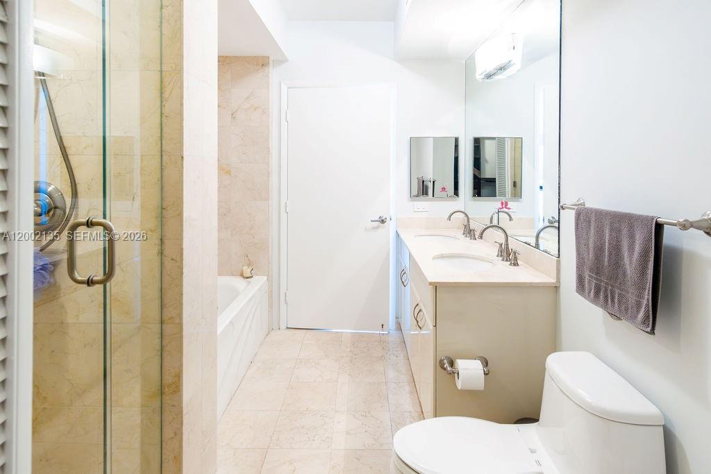 AKOYA CONDO - Residential