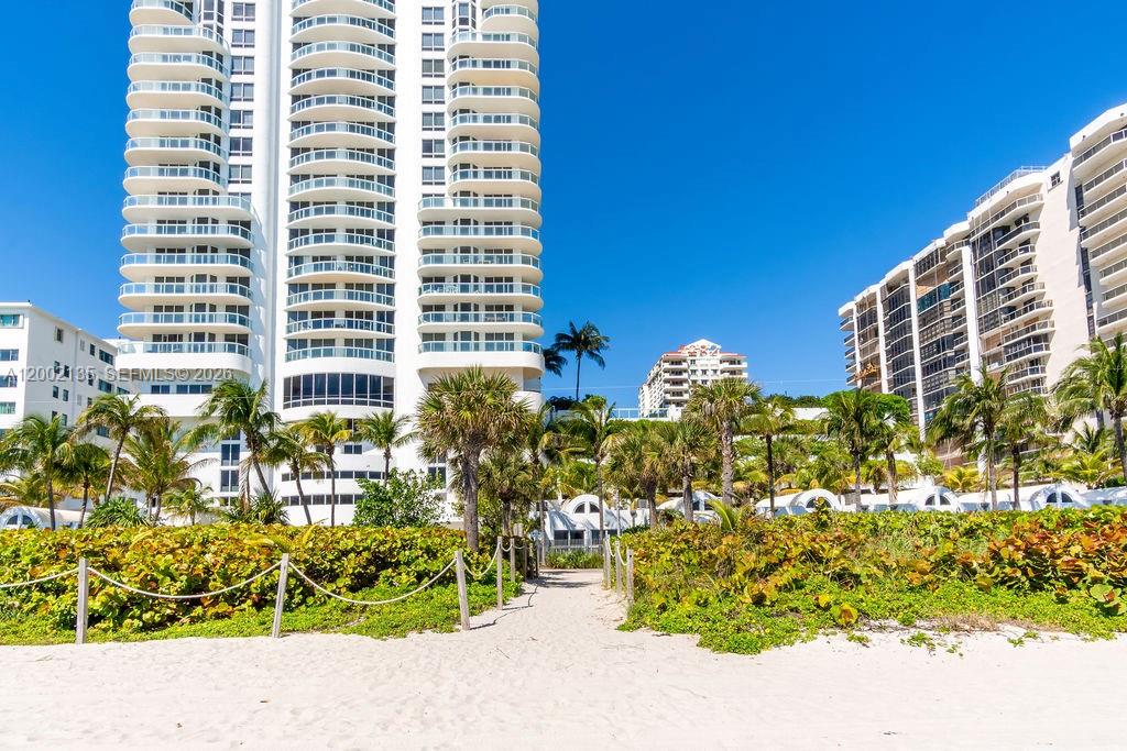 AKOYA CONDO - Residential