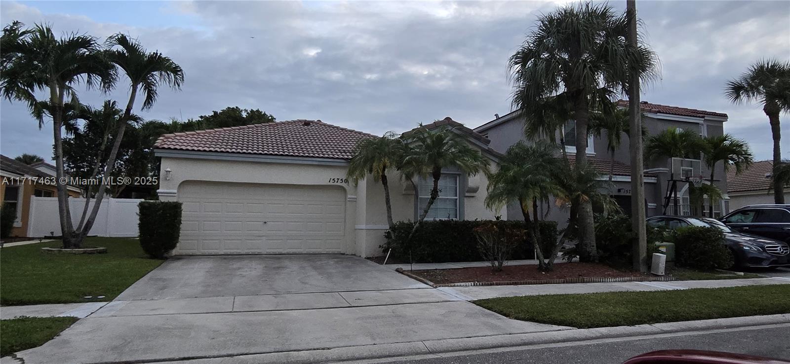 Property for Sale at Address Not Disclosed, Pembroke Pines, Miami-Dade County, Florida - Bedrooms: 3 
Bathrooms: 2  - $595,000