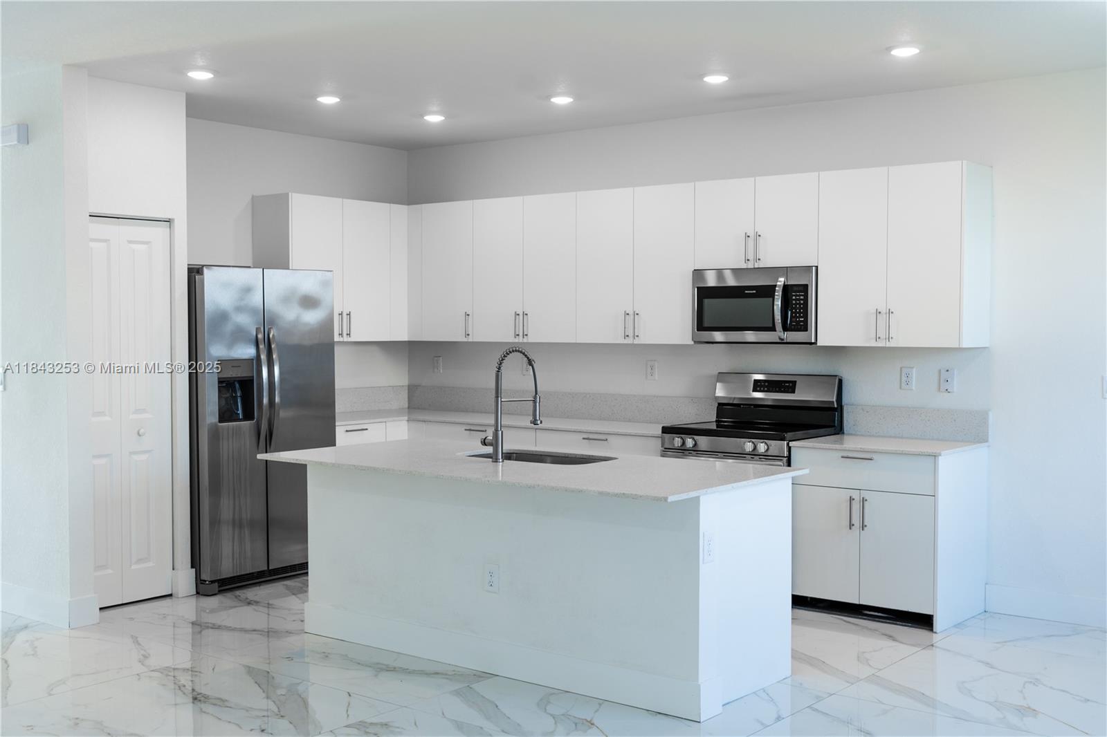 SALERNO COMMUNITY - Residential