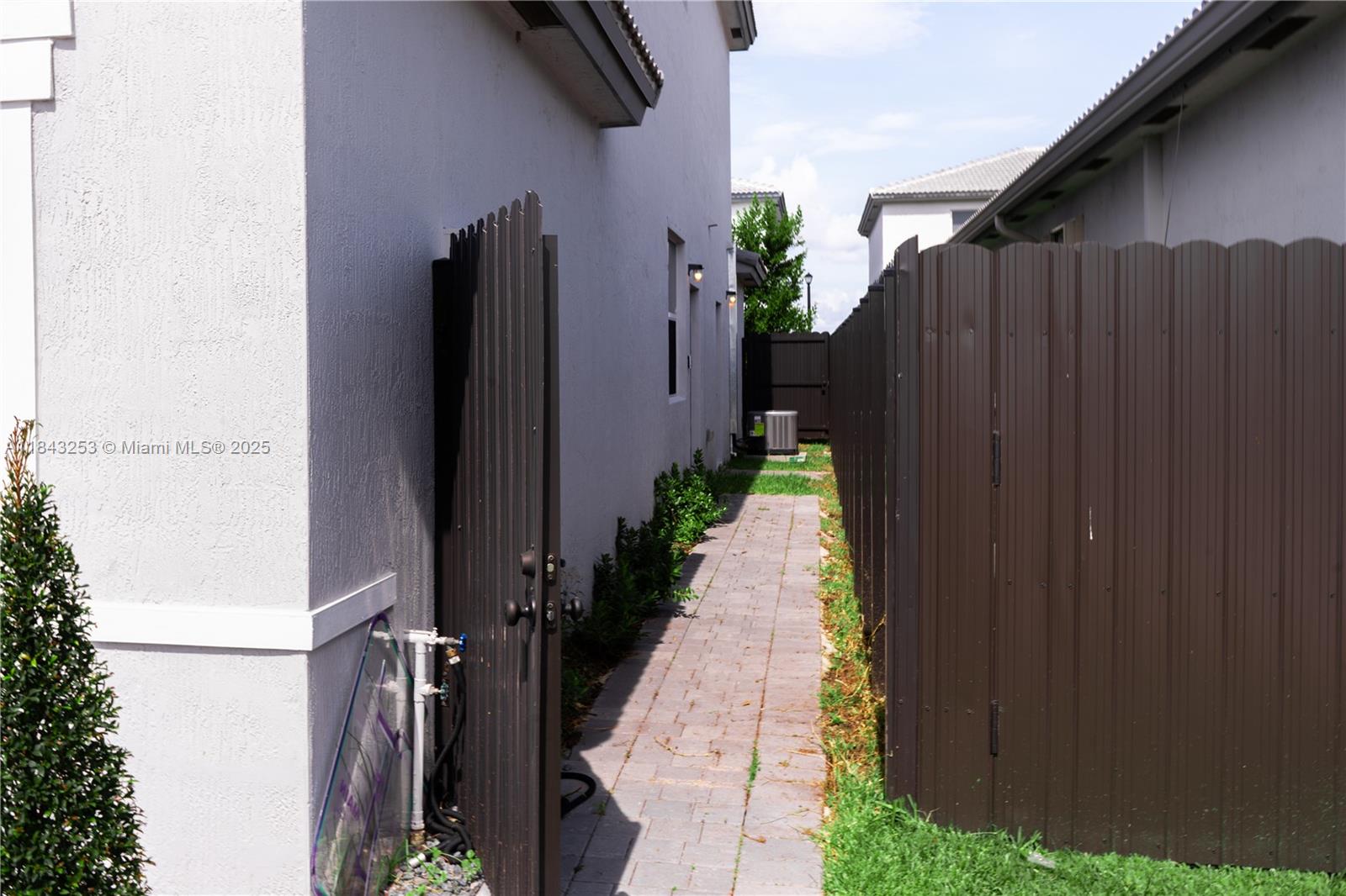 SALERNO COMMUNITY - Residential