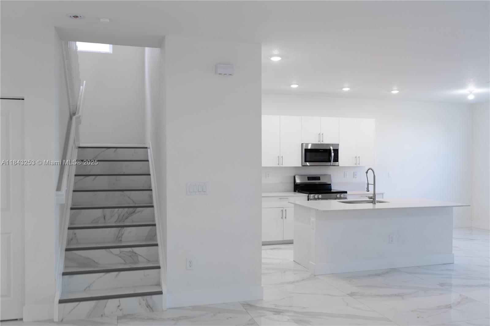 SALERNO COMMUNITY - Residential