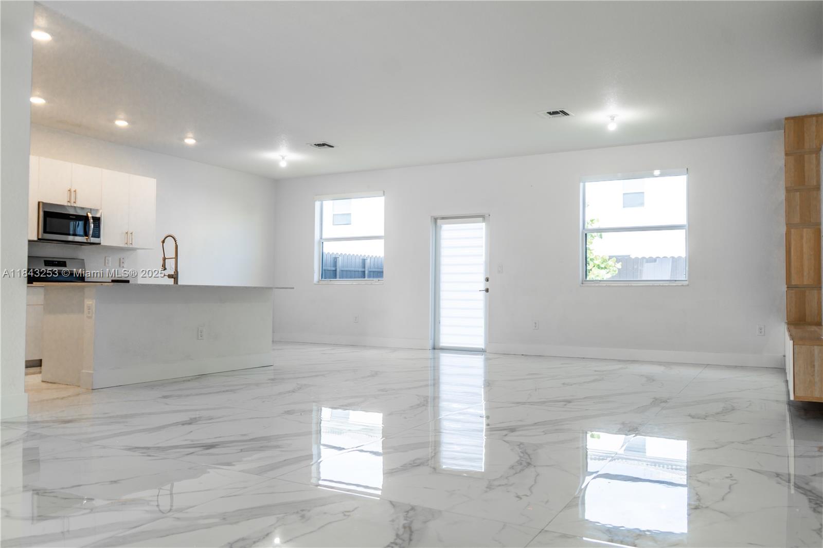 SALERNO COMMUNITY - Residential