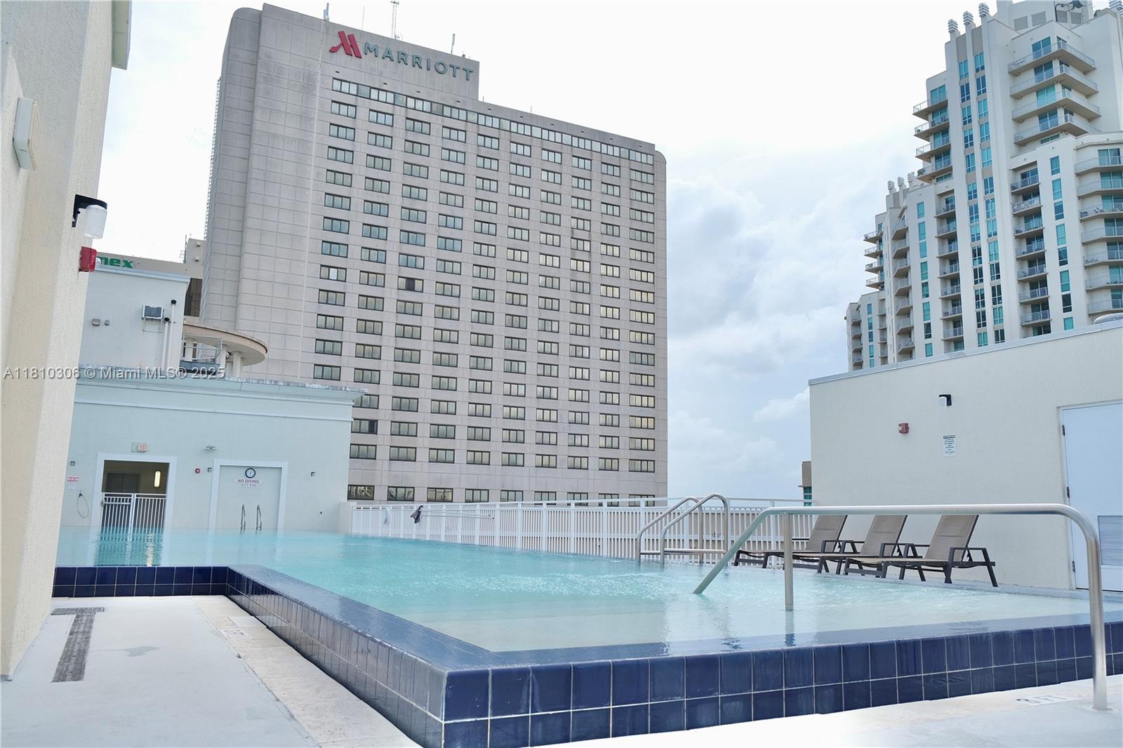 DOWNTOWN DADELAND CONDO N - Residential Lease