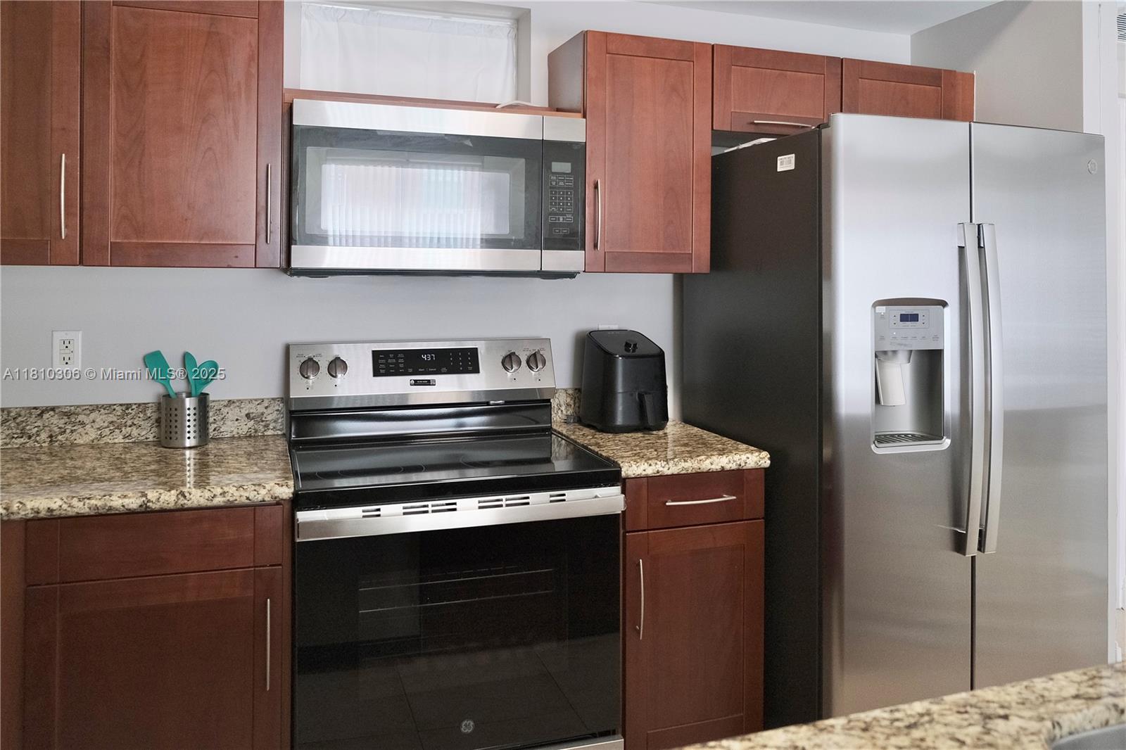 DOWNTOWN DADELAND CONDO N - Residential Lease