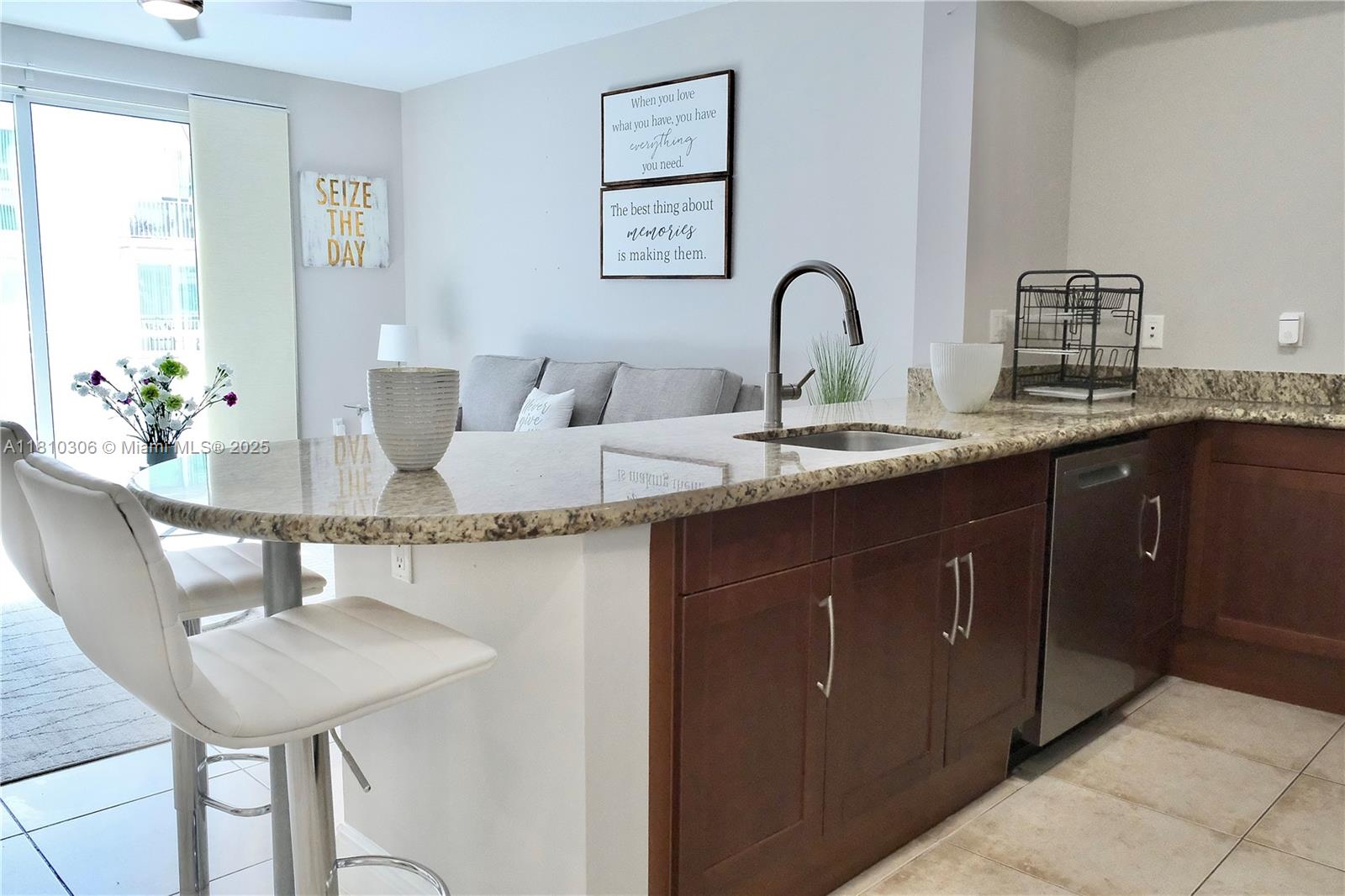 DOWNTOWN DADELAND CONDO N - Residential Lease