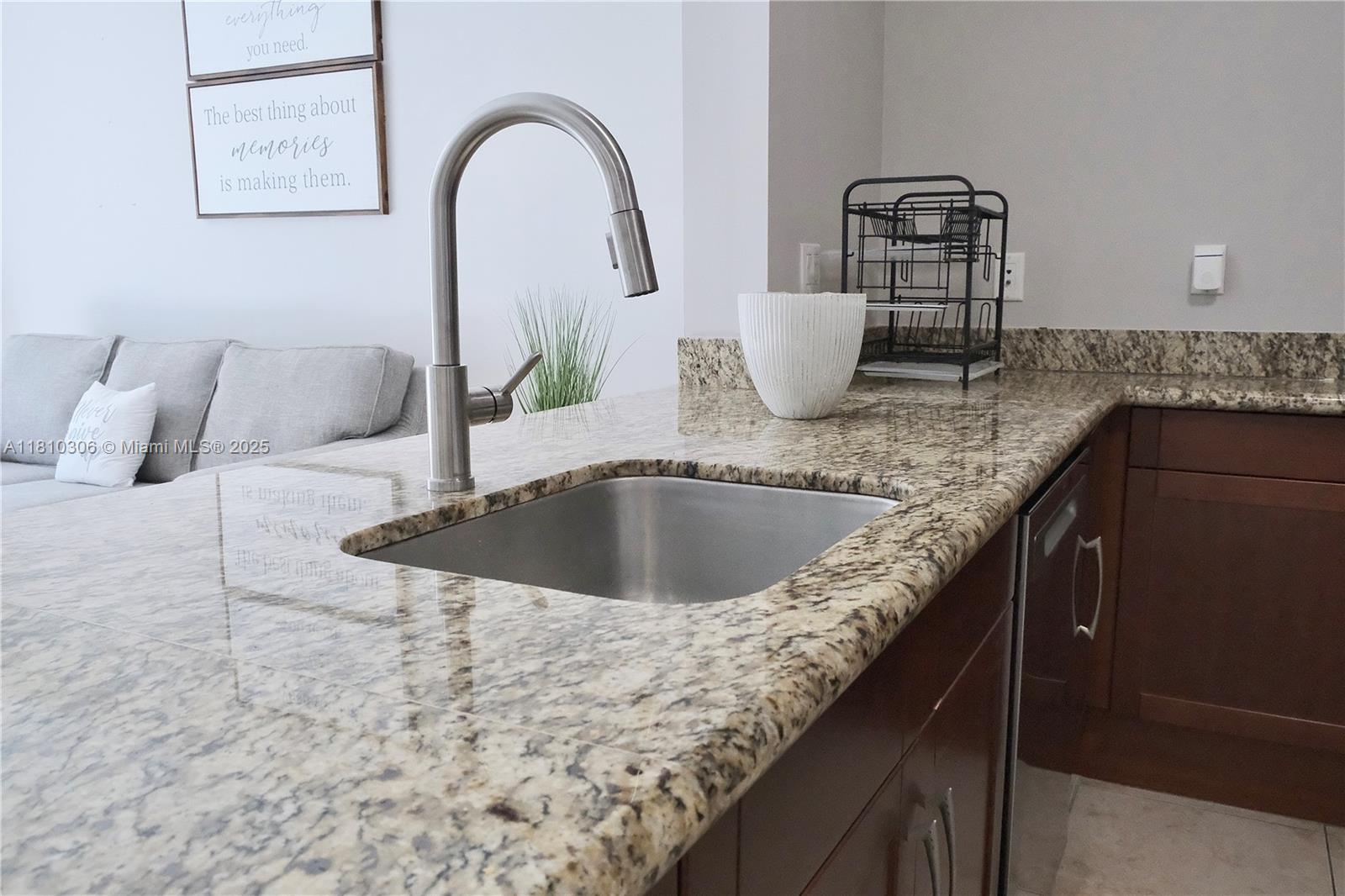 DOWNTOWN DADELAND CONDO N - Residential Lease