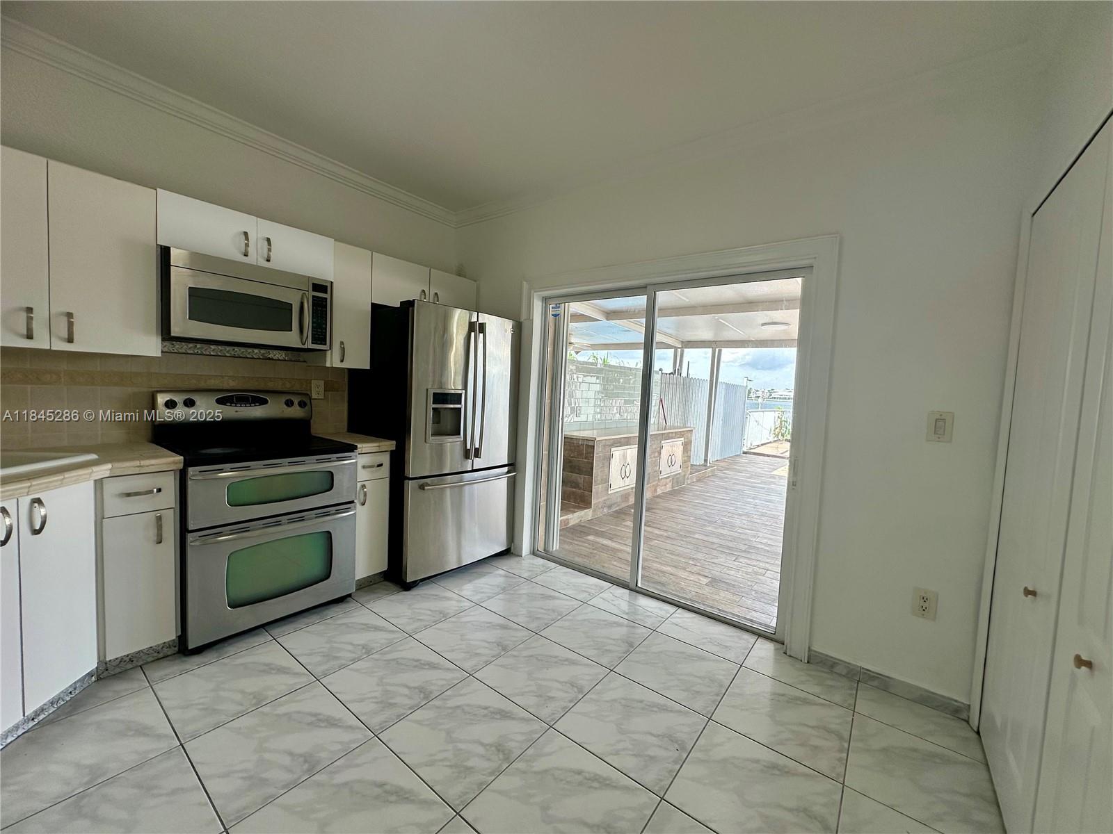 9837 W Okeechobee Rd 805