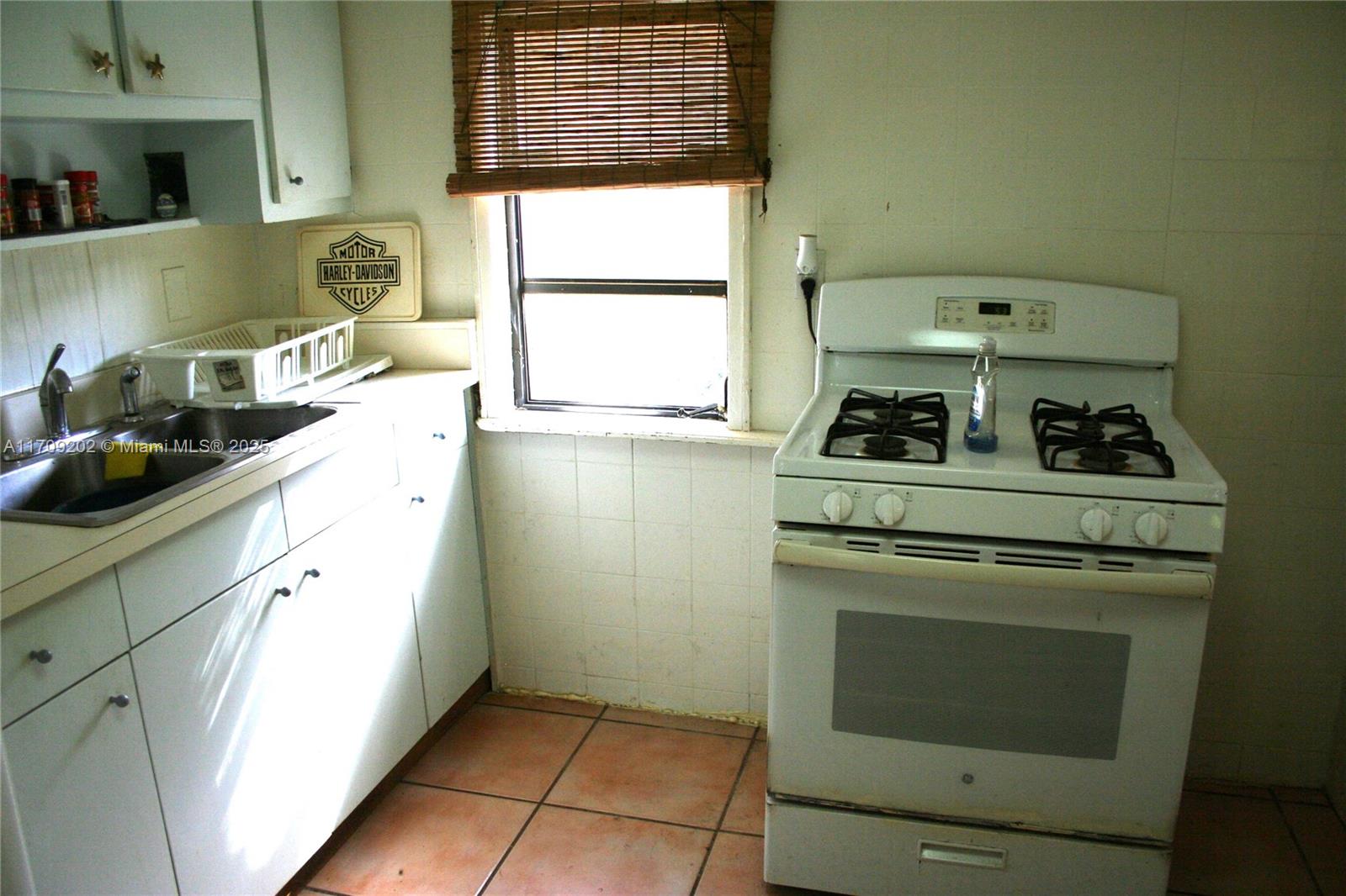 HARRIS OCEAN PARK ESTATES - Residential