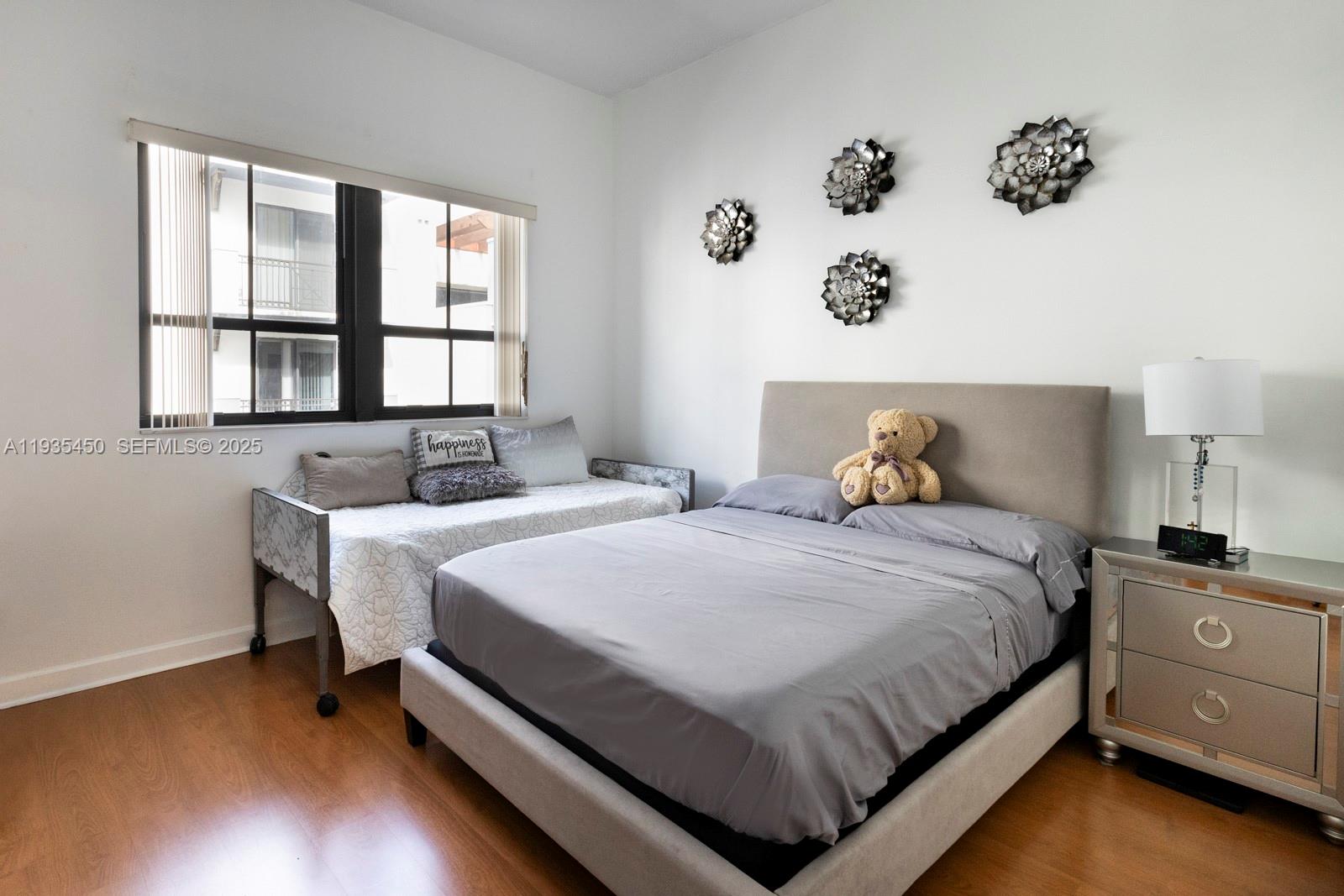 COLONNADE AT DADELAND SW - Residential